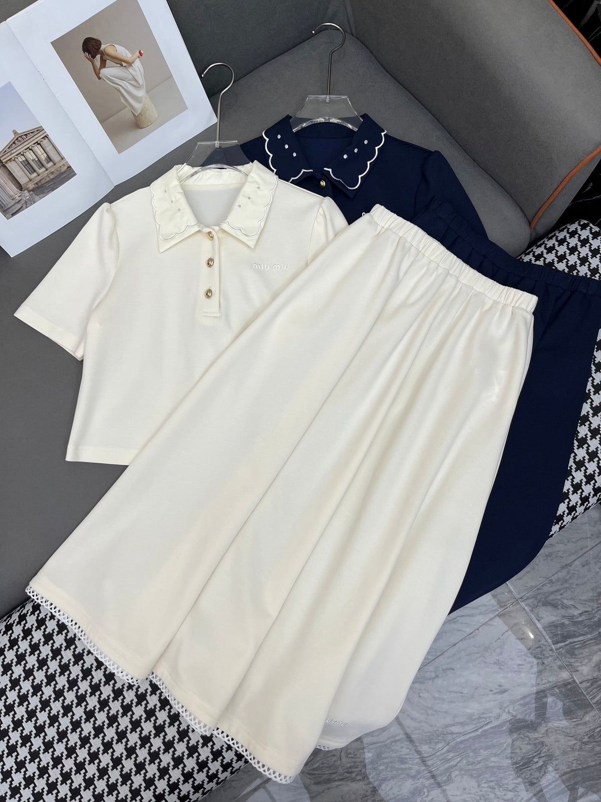 ELEGANT SET – TOP WITH FLOWY A-LINE SKIRT