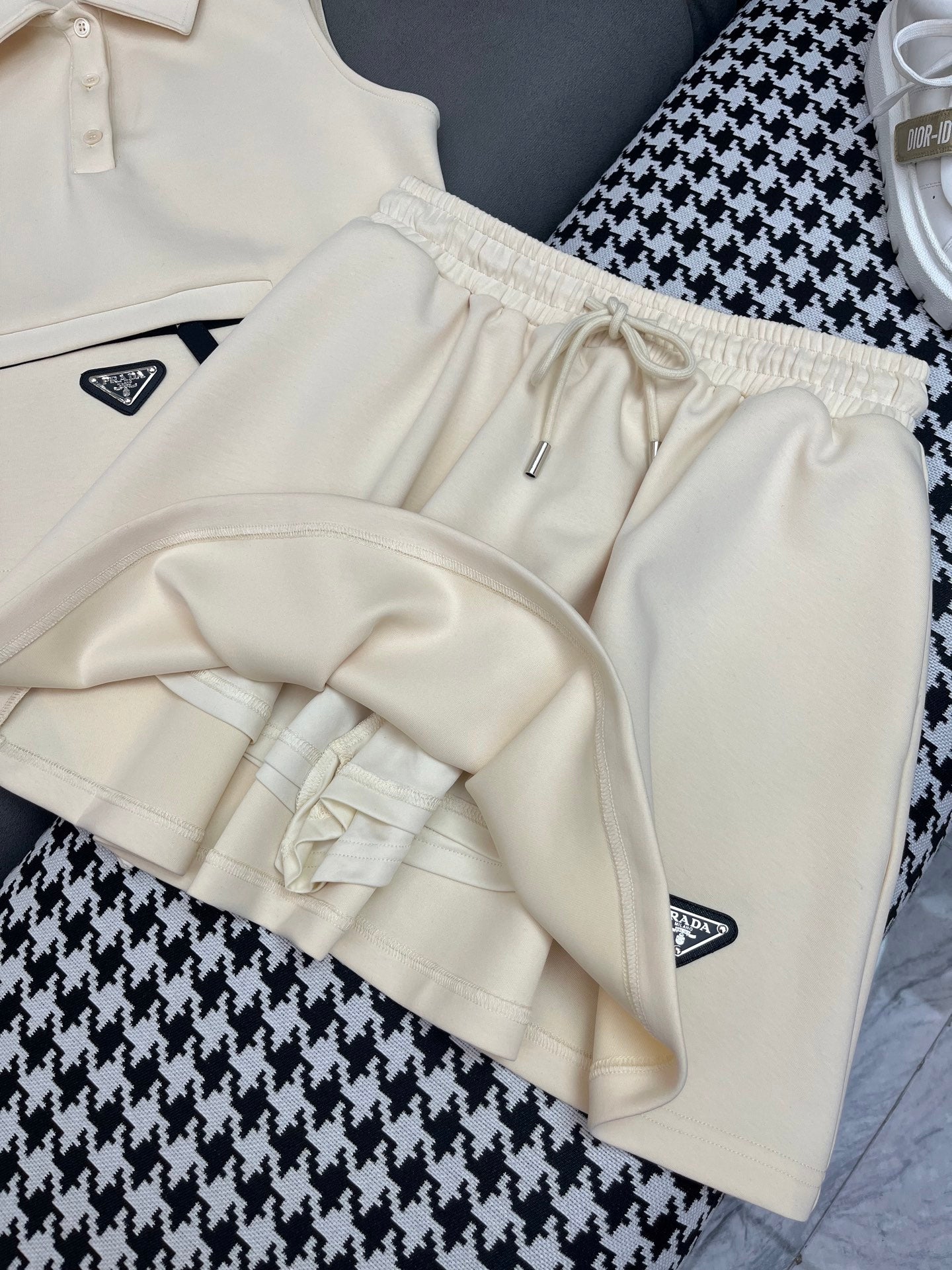 MATCHING SET WITH SLEEVELESS TOP AND SHORT SKIRT