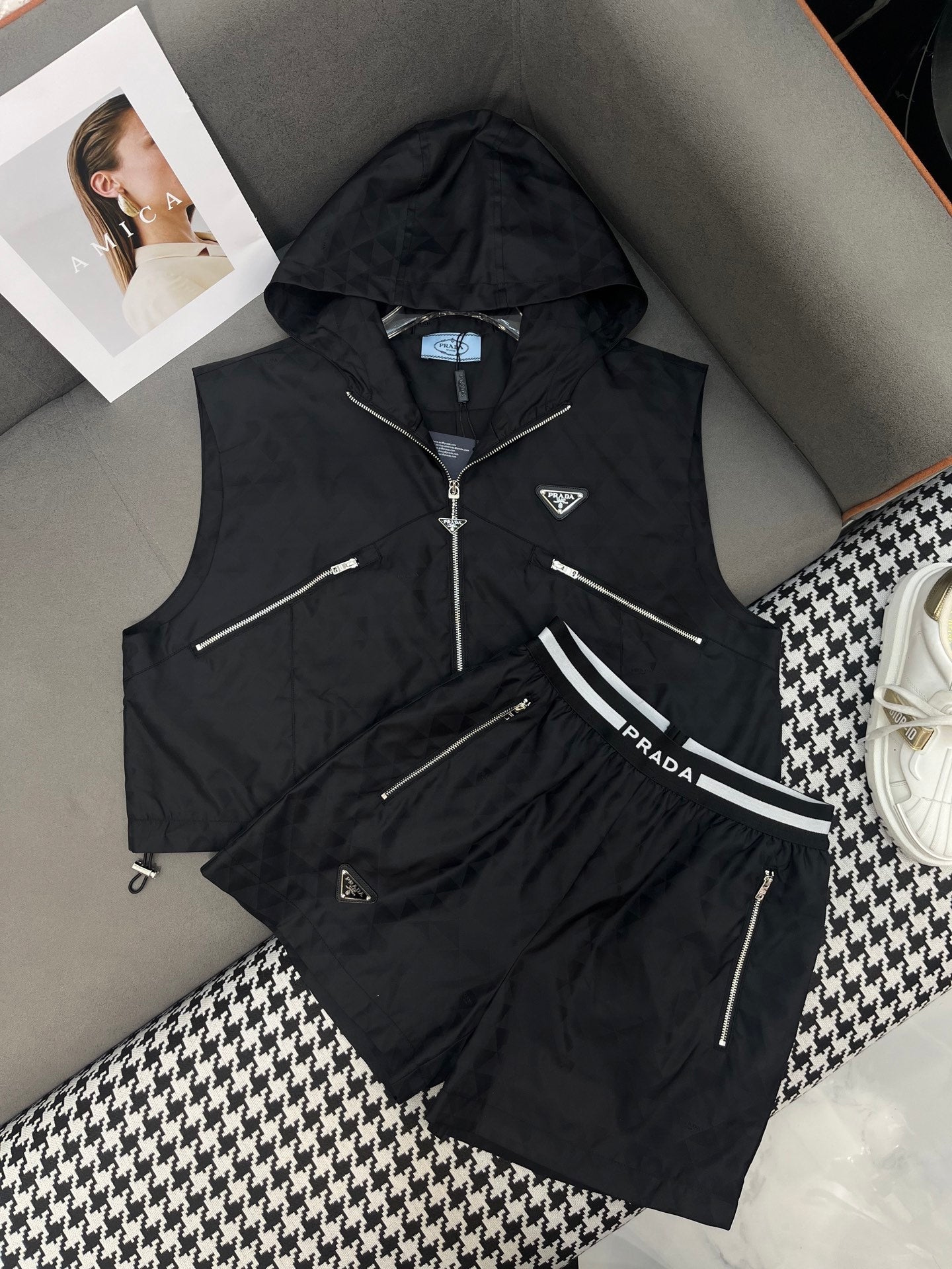 SLEEVELESS HOODIE AND SHORTS JACQUARD FABRIC 266715