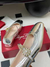 TRÈS VIVIER MARY JANE PUMPS IN SILVER PATENT CALFSKIN