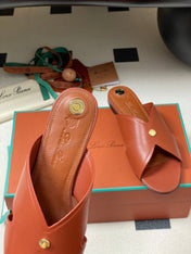 LP CLASSIC CROSS-STRAP SANDALS 25S IN RUST ORANGE LAMBSKIN