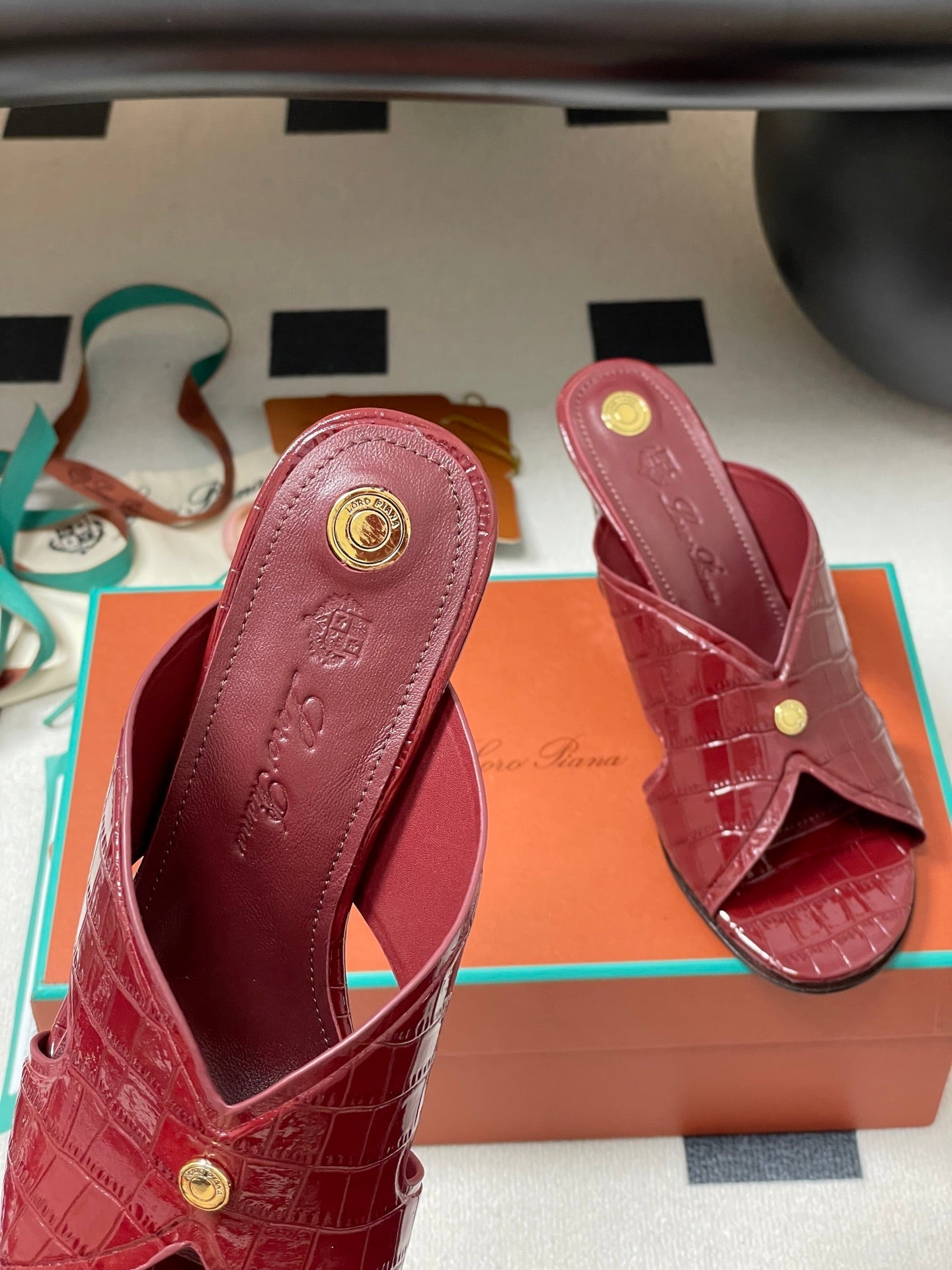 HIGH HEELS 80 MM IN RED CALFSKIN SNAKE EMBOSSING