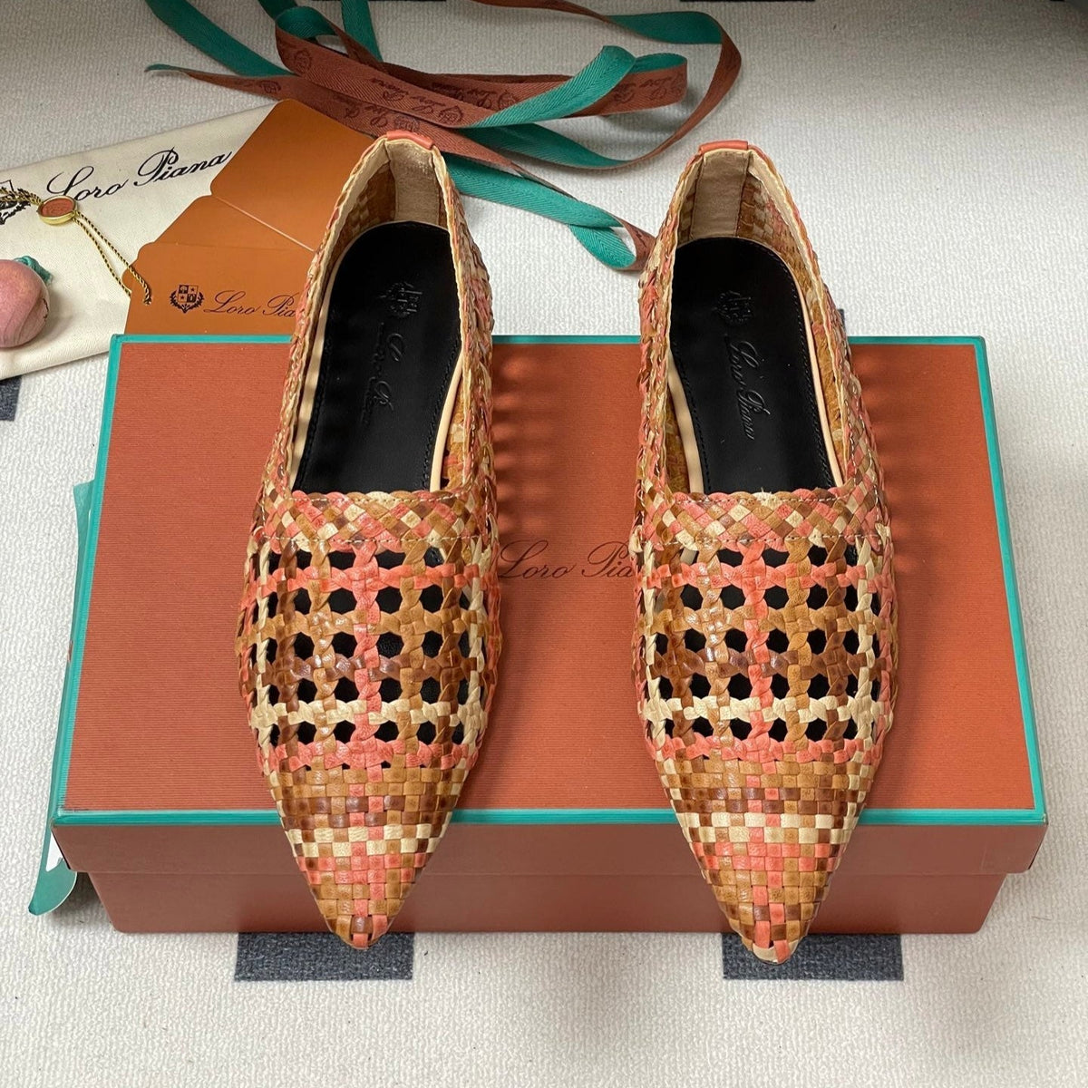 LP POINTED-TOE BALLET FLATS 25S IN ORANGE LAMBSKIN