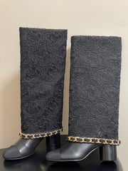 CC FLORAL BOOTS 60MM IN BLACK CALFSKIN WITH GOLD CHAIN