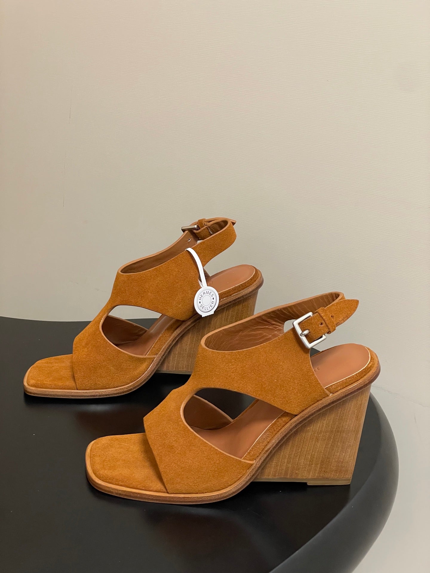 HM 25S KALYA WEDGE SANDAL 100 MM IN BROWN SUEDE