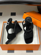 HM 25S KALYA WEDGE SANDAL 100 MM IN BLACK SUEDE