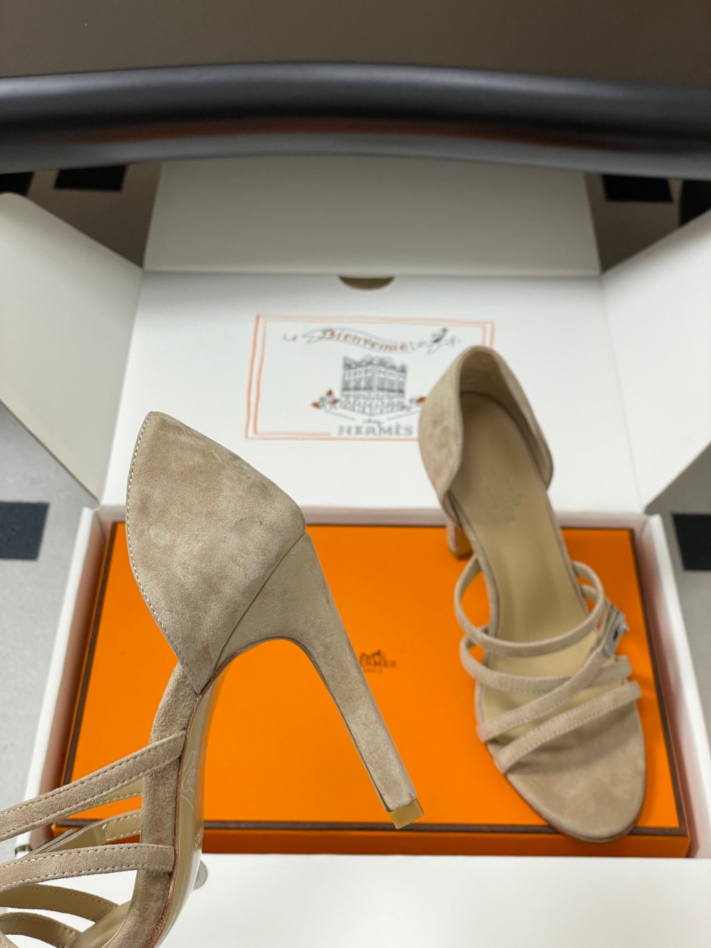 HM 25S HIGH-HEEL SANDAL 105 MM IN BEIGE SUEDE