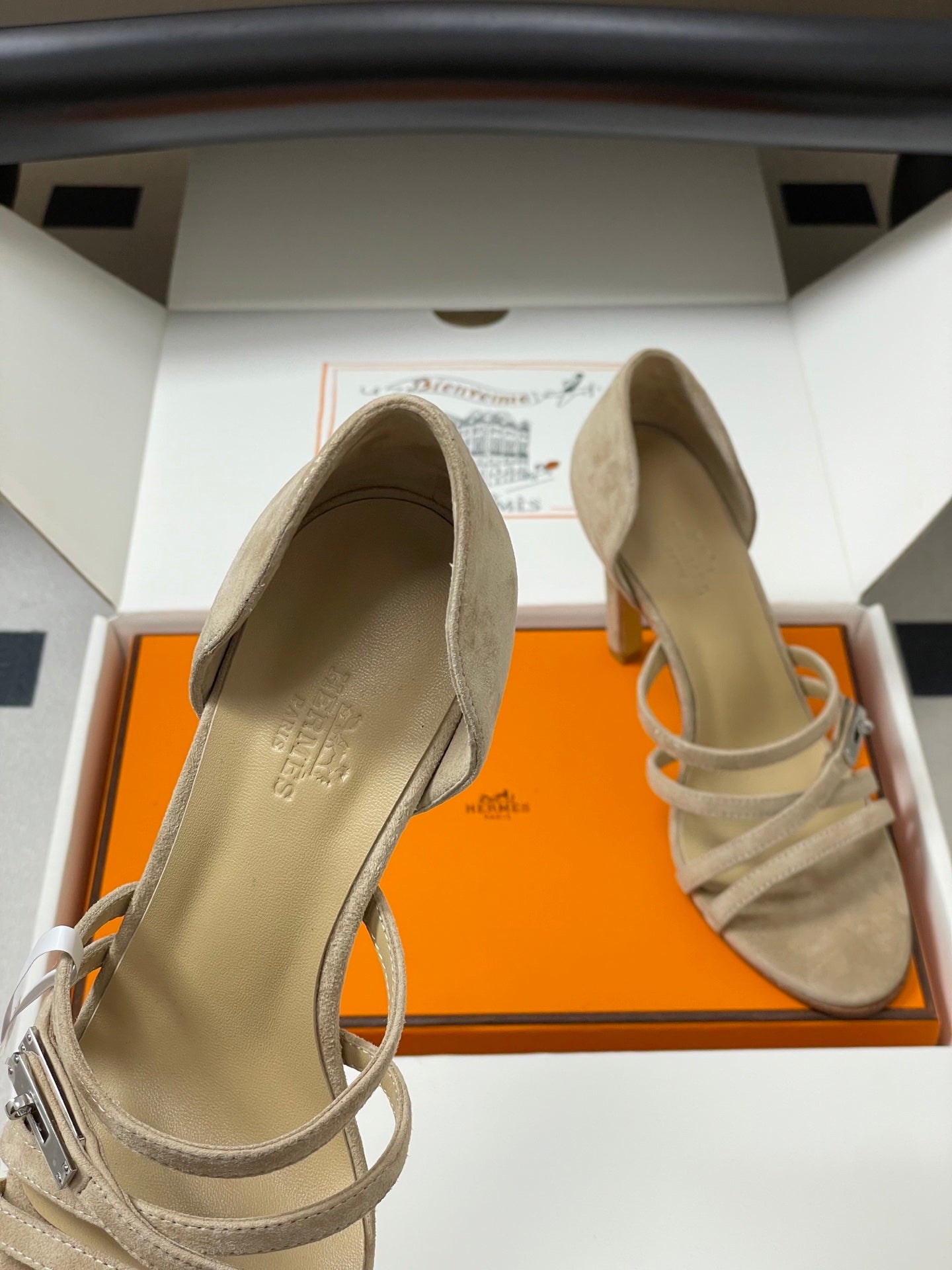 HM 25S HIGH-HEEL SANDAL 105 MM IN BEIGE SUEDE