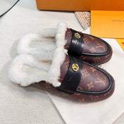FLAT MULE IN CHESTNUT BROWN MONOGRAM CALFSKIN AND SHEARLING LINING