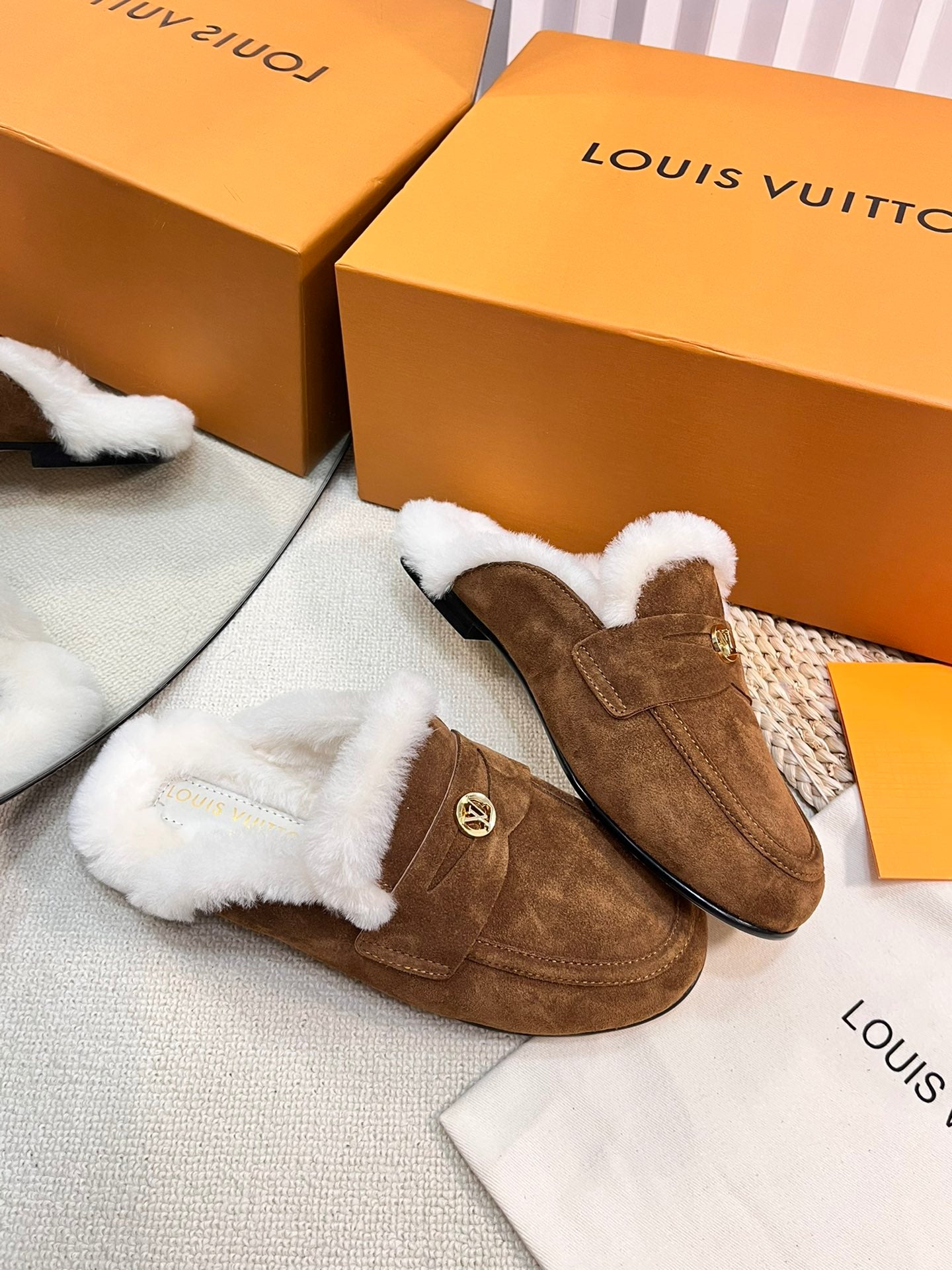LV COSY FLAT COMFORT CLOG IN RUSSET BROWN SUEDE AND SHEARLING LINING