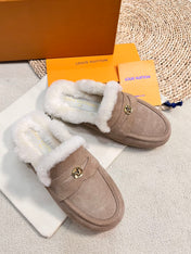 LV COSY FLAT COMFORT CLOG IN MEDIUM BROWN SUEDE AND SHEARLING LINING