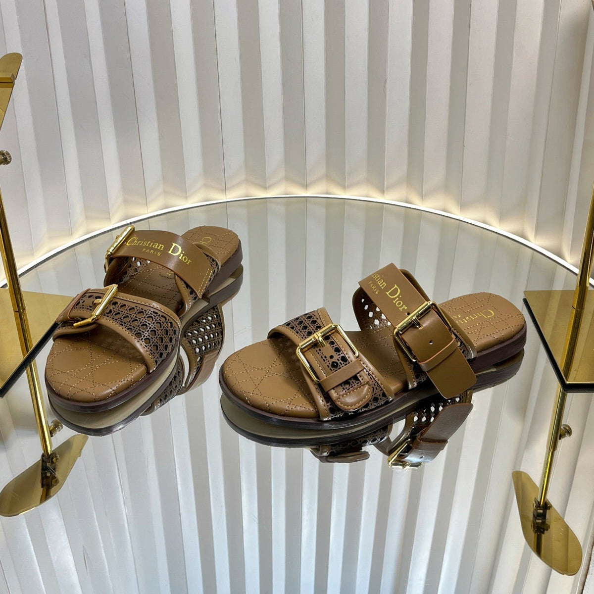 D-AVENUE SLIDES 25S IN BROWN CALFSKIN MICRO CANNAGE MOTIF