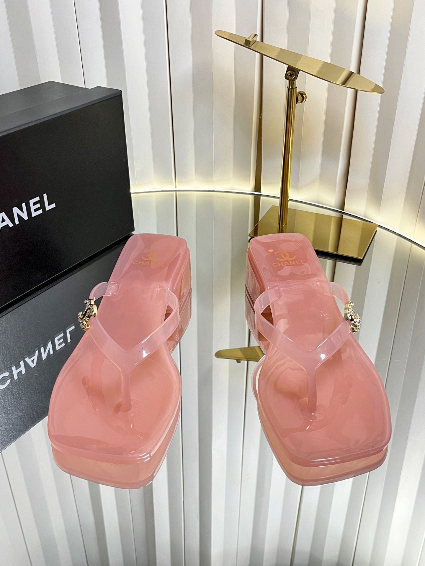 CHANEL 26S TRANSPARENT THONG SANDALS IN PASTEL PINK PVC
