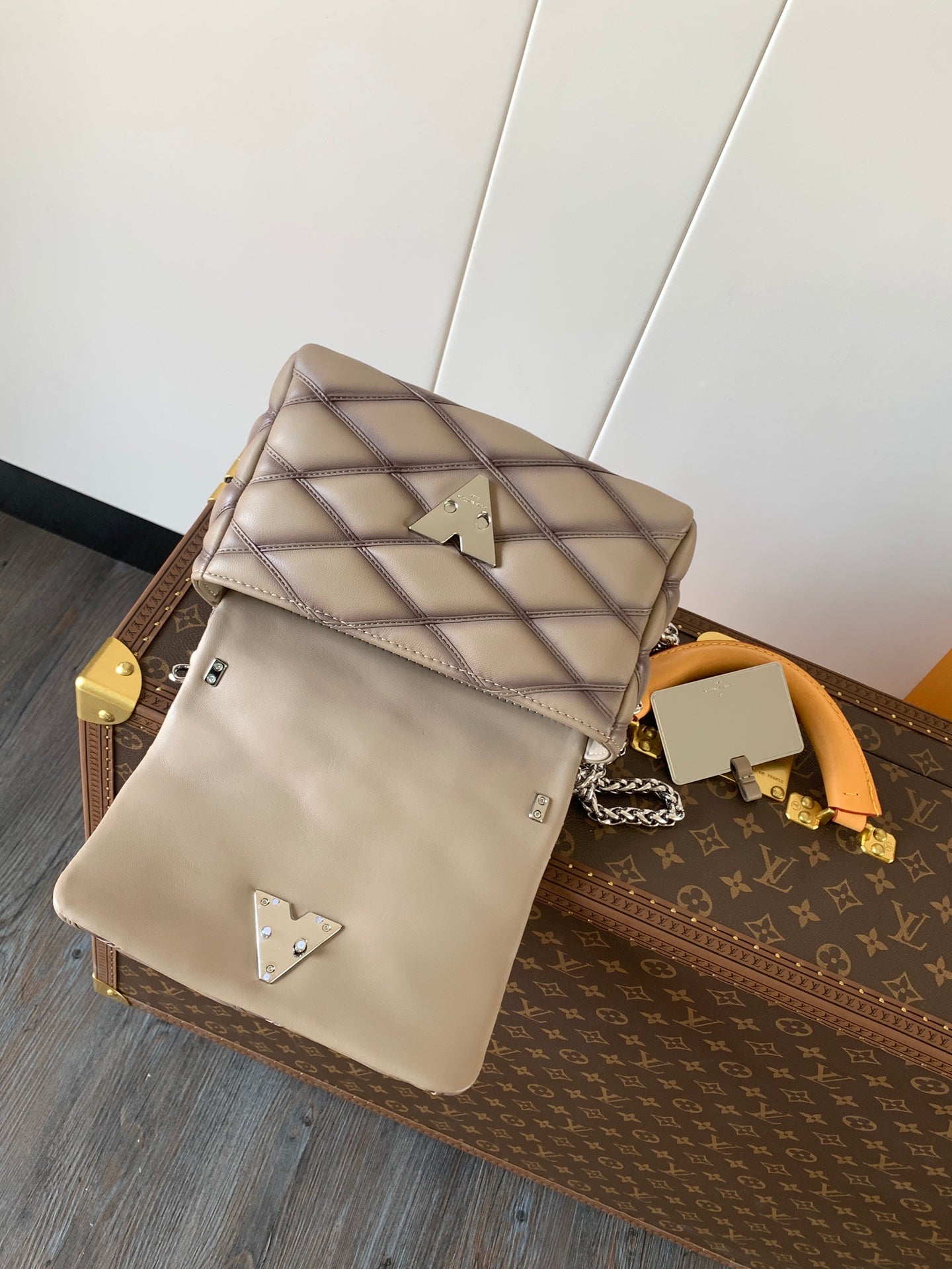 LV 25S GO-14 MM 23 IN BROWN QUILTED LAMBSKIN SILVER HARDWARE