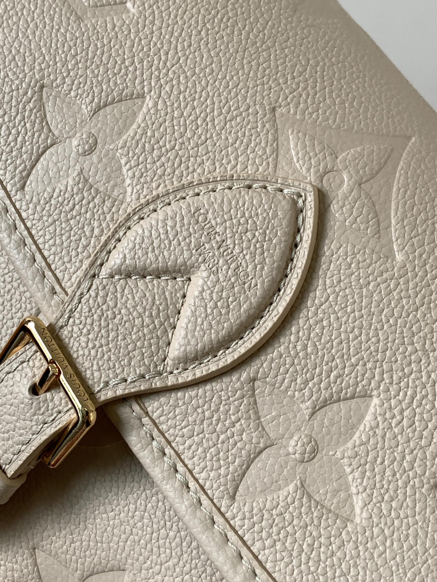 DIANE 23 IN LIGHT BEIGE MONOGRAM EMPREINTE LEATHER
