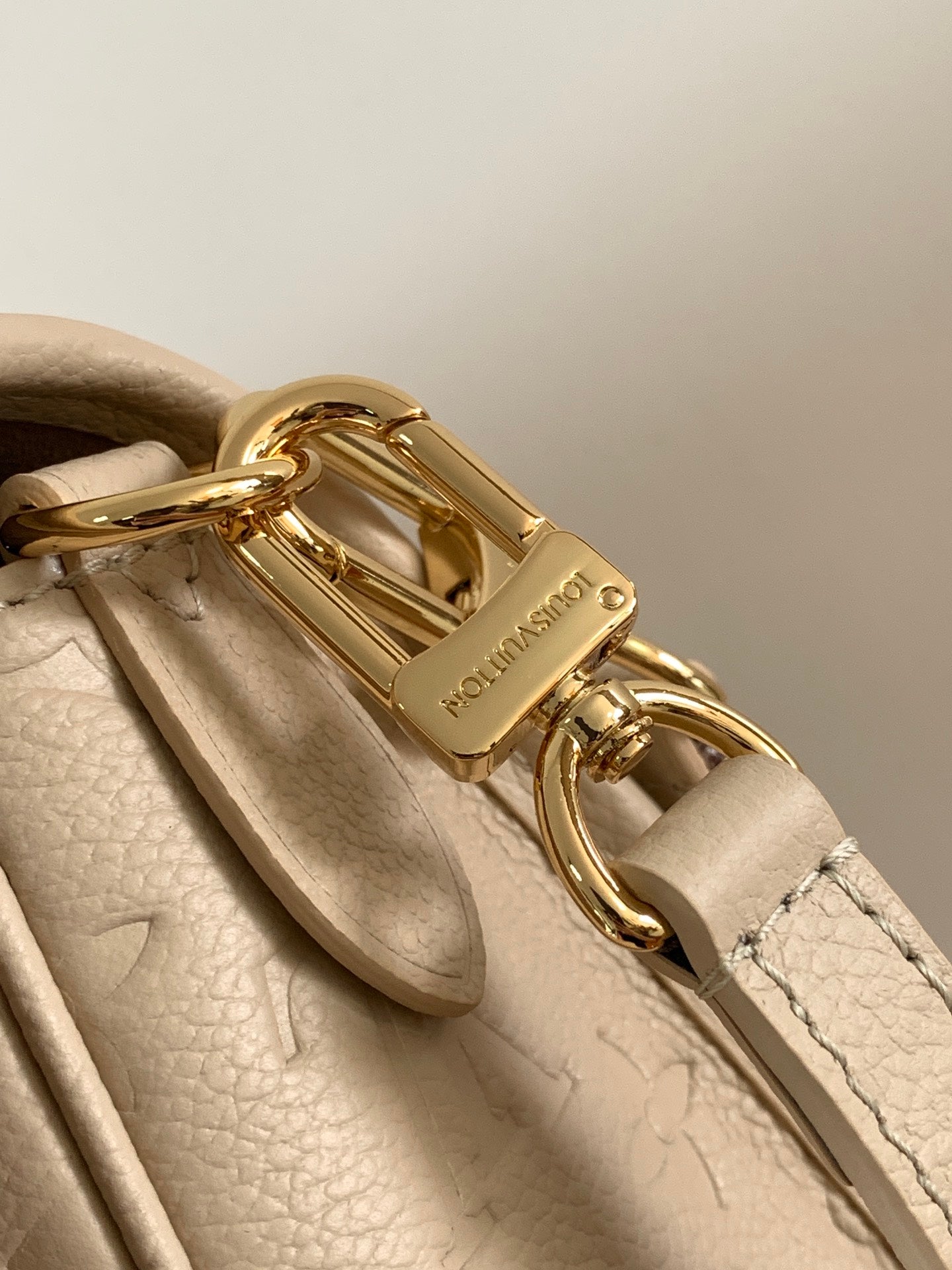 DIANE 23 IN LIGHT BEIGE MONOGRAM EMPREINTE LEATHER