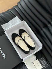 CC MARY JANE SHOES IN BLACK LAMBSKIN WITH GOLD HARDWARE