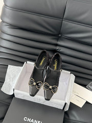 CC POINTED TOE HIGH HEELS IN BLACK VELVET AND LAMBSKIN GOLD HARDWARE