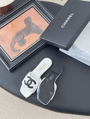 SLIPPER IN WHITE CALFSKIN