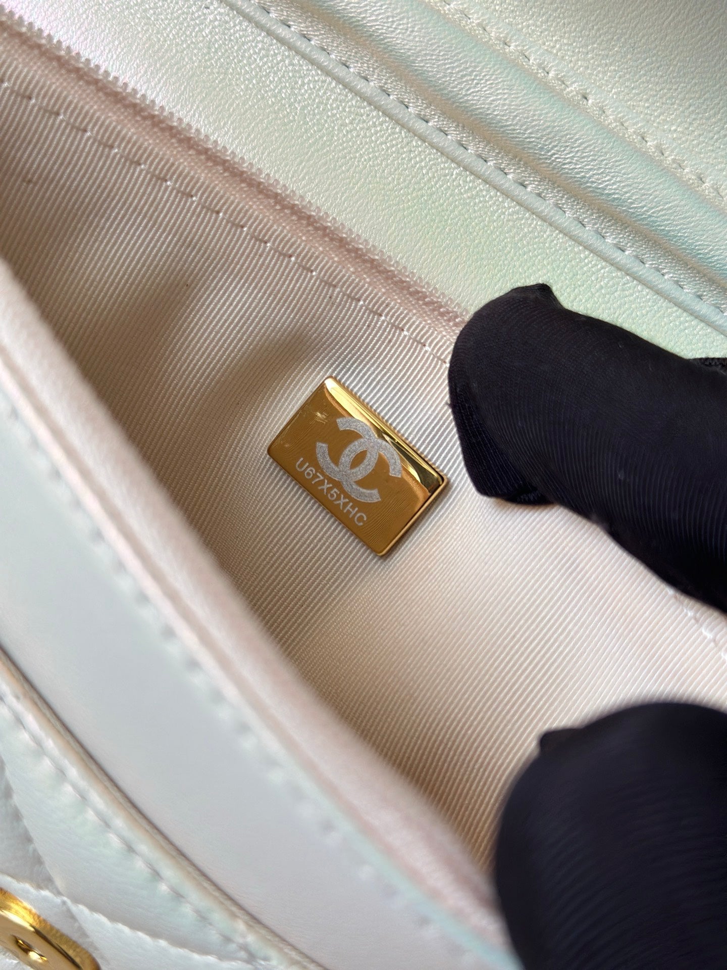 CHANEL 25S WALLET ON CHAIN 19 IN PEARL WHITE LAMBSKIN