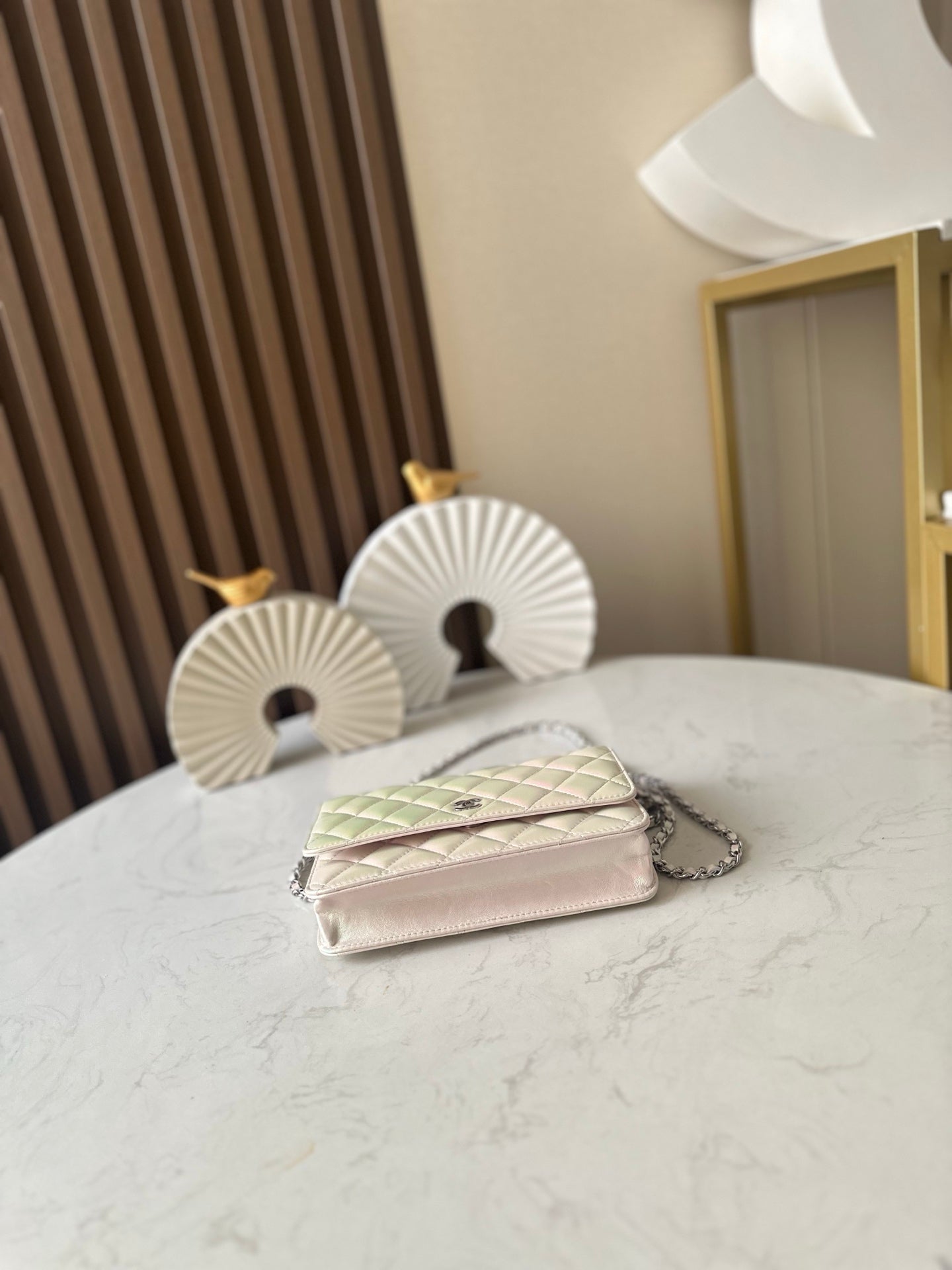 CHANEL 25S WALLET ON CHAIN 19 IN PEARLESCENT PINK WHITE LAMBSKIN