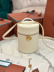 EXTRA CASE MEDIUM 16 BAG IN WHITE CREAM SMOOTH CALFSKIN WITH GOLD HARDWARE