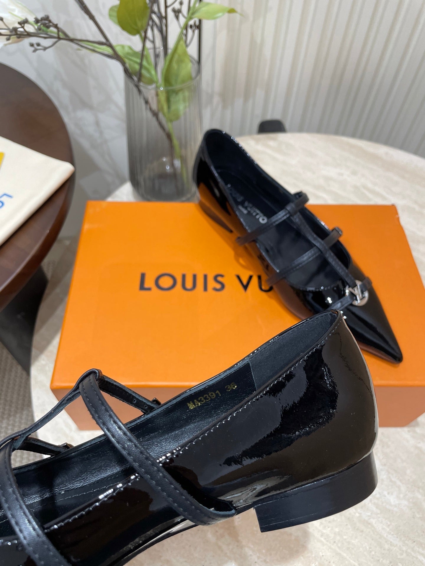 POINTED-TOE TRIPLE-STRAP BALLET FLAT IN BLACK PATENT CALFSKIN