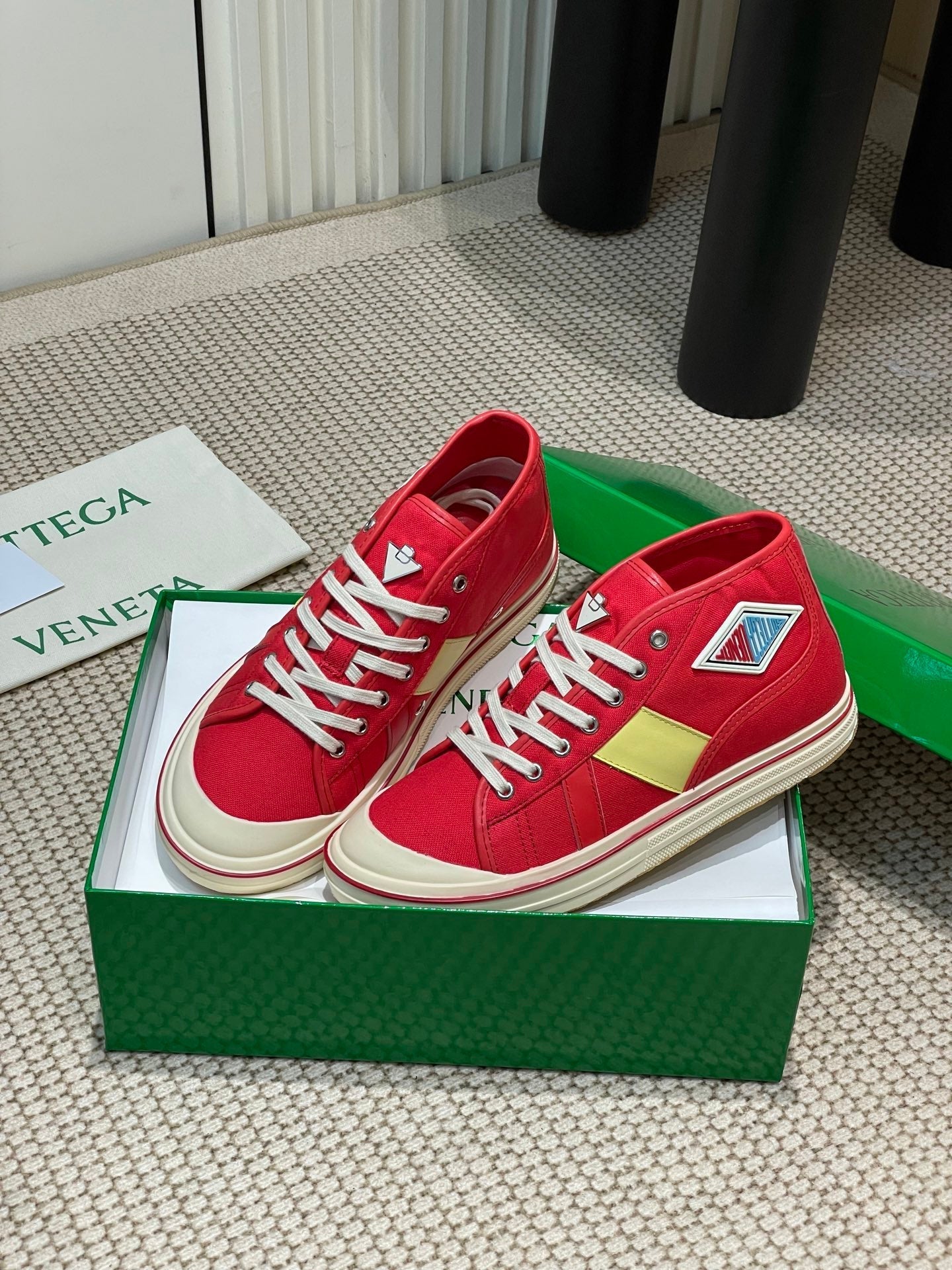 ELIOT SNEAKER IN CHERRY RED CANVAS AND CALFSKIN