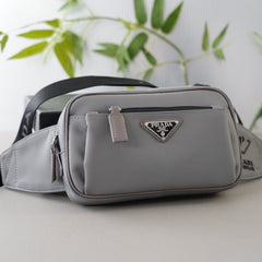 SHOULDER BAG 22 IN OSLO GREY RE-NYLON BLACK STRAP