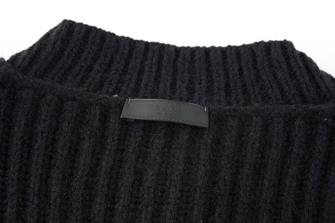 PRADA CARDIGAN STYLE 152