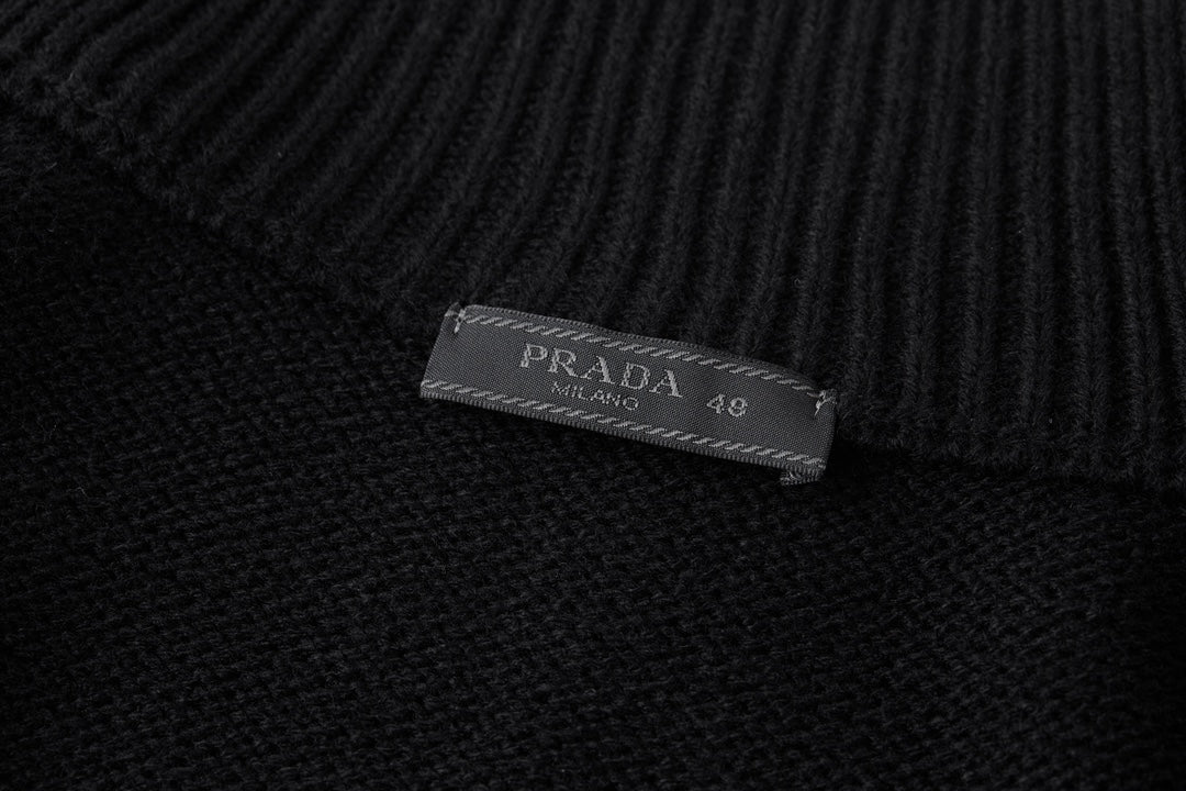PRADA ZIP-UP KNIT CARDIGAN STYLE 142
