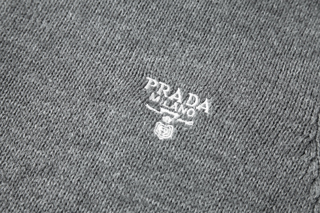PRADA ZIP-UP KNIT CARDIGAN STYLE 143