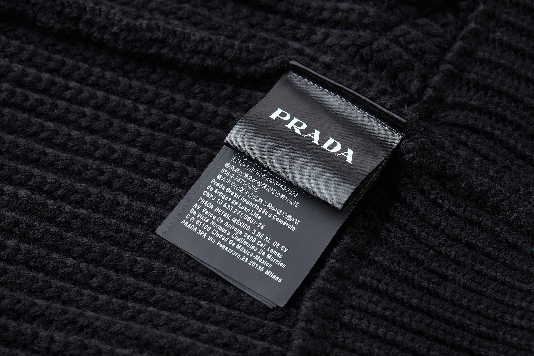 PRADA CARDIGAN STYLE 117