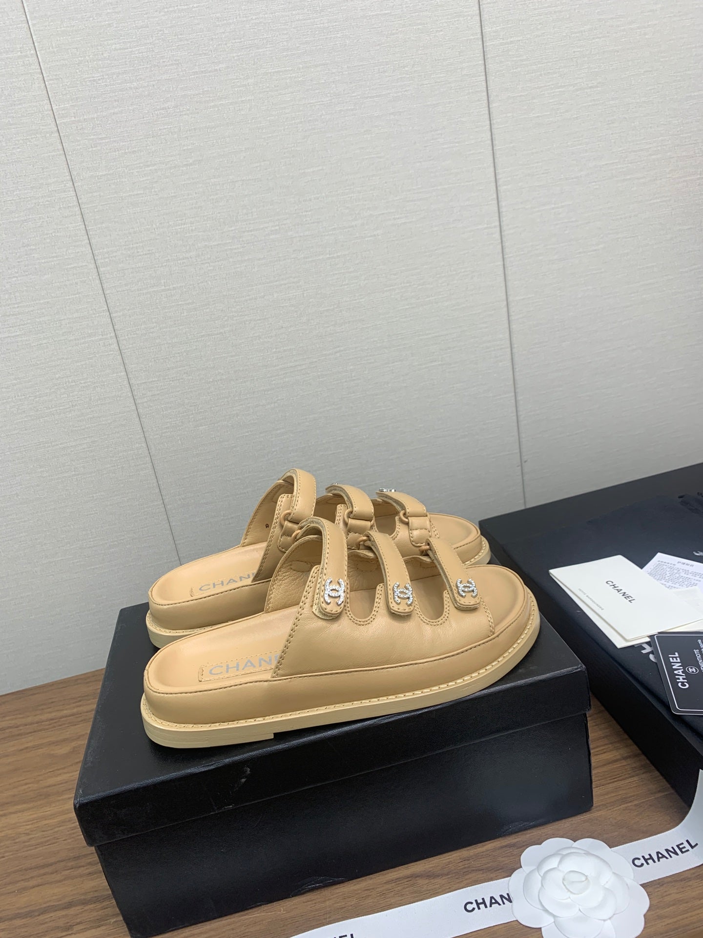 DAD SANDAL IN YELLOW CREAM LAMBSKIN MULE