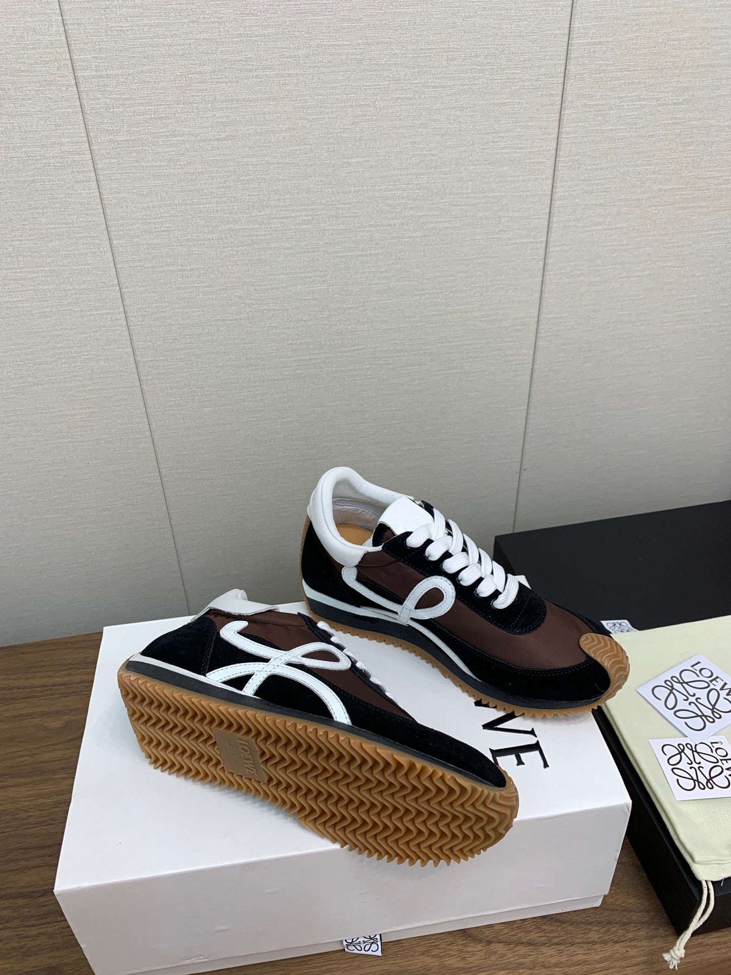 LW FLOW RUNNER SNEAKER BROWN BLACK SUEDE
