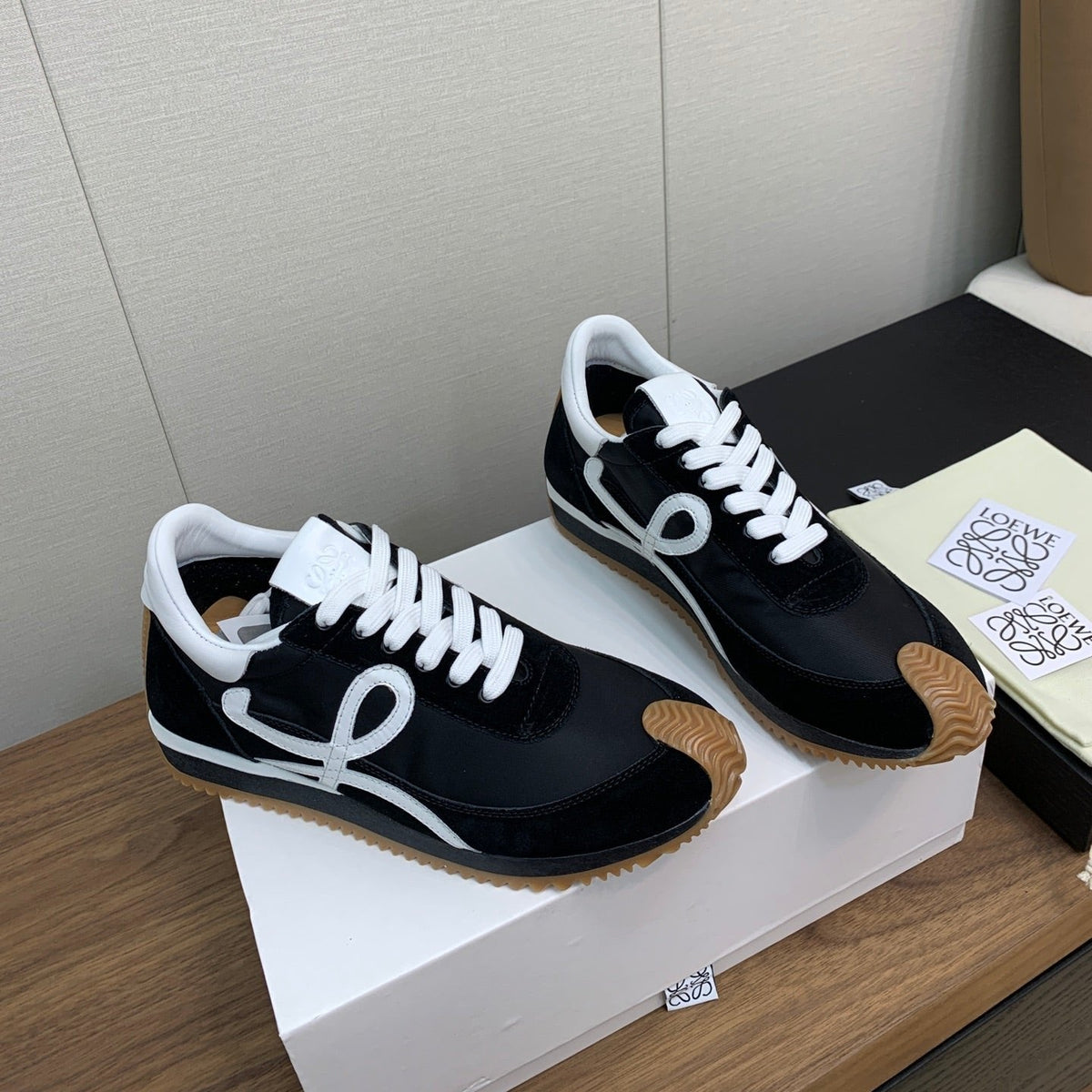 LW FLOW RUNNER SNEAKER BLACK-BROWN SUEDE