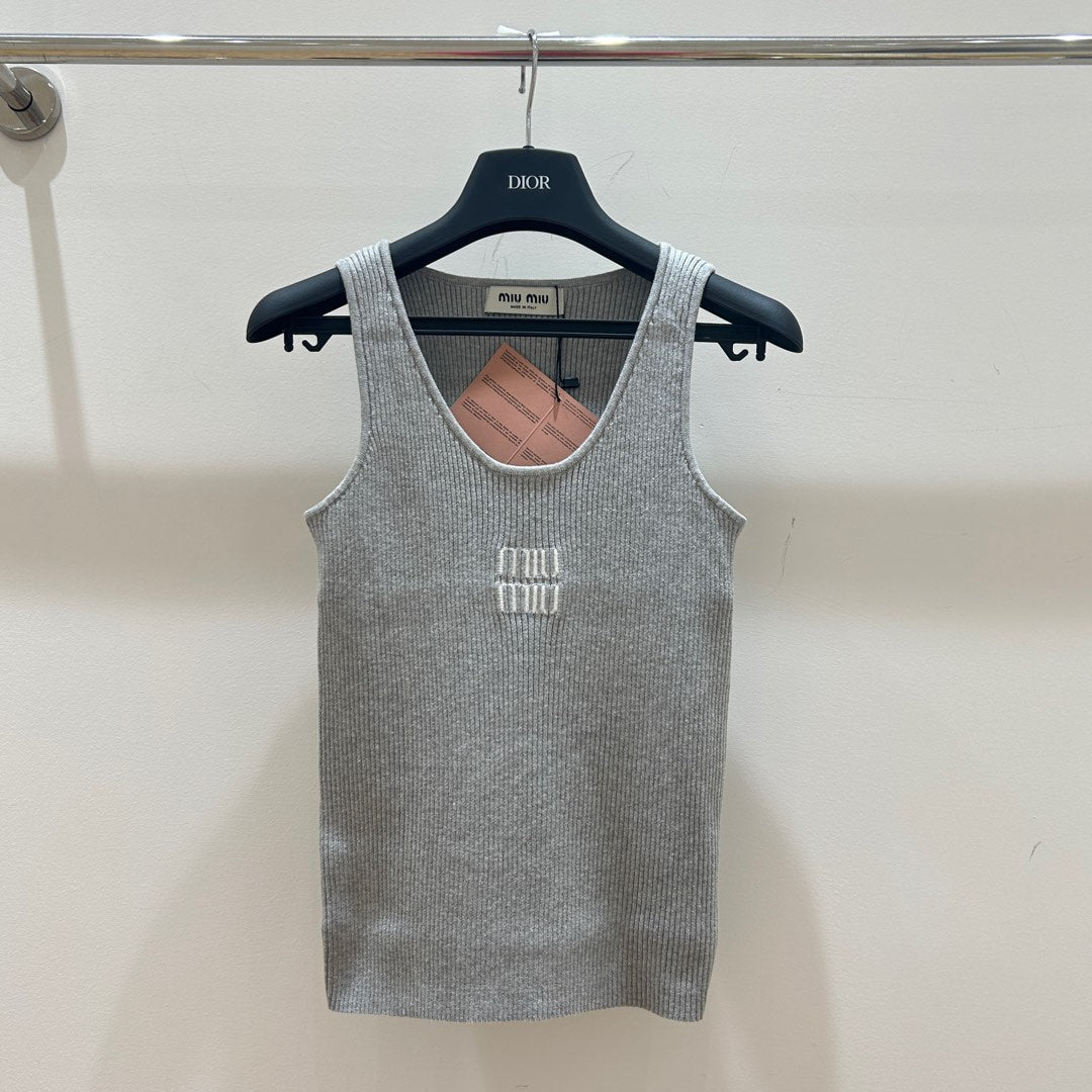 MIUMIU SLEEVELESS TOP STYLE 197