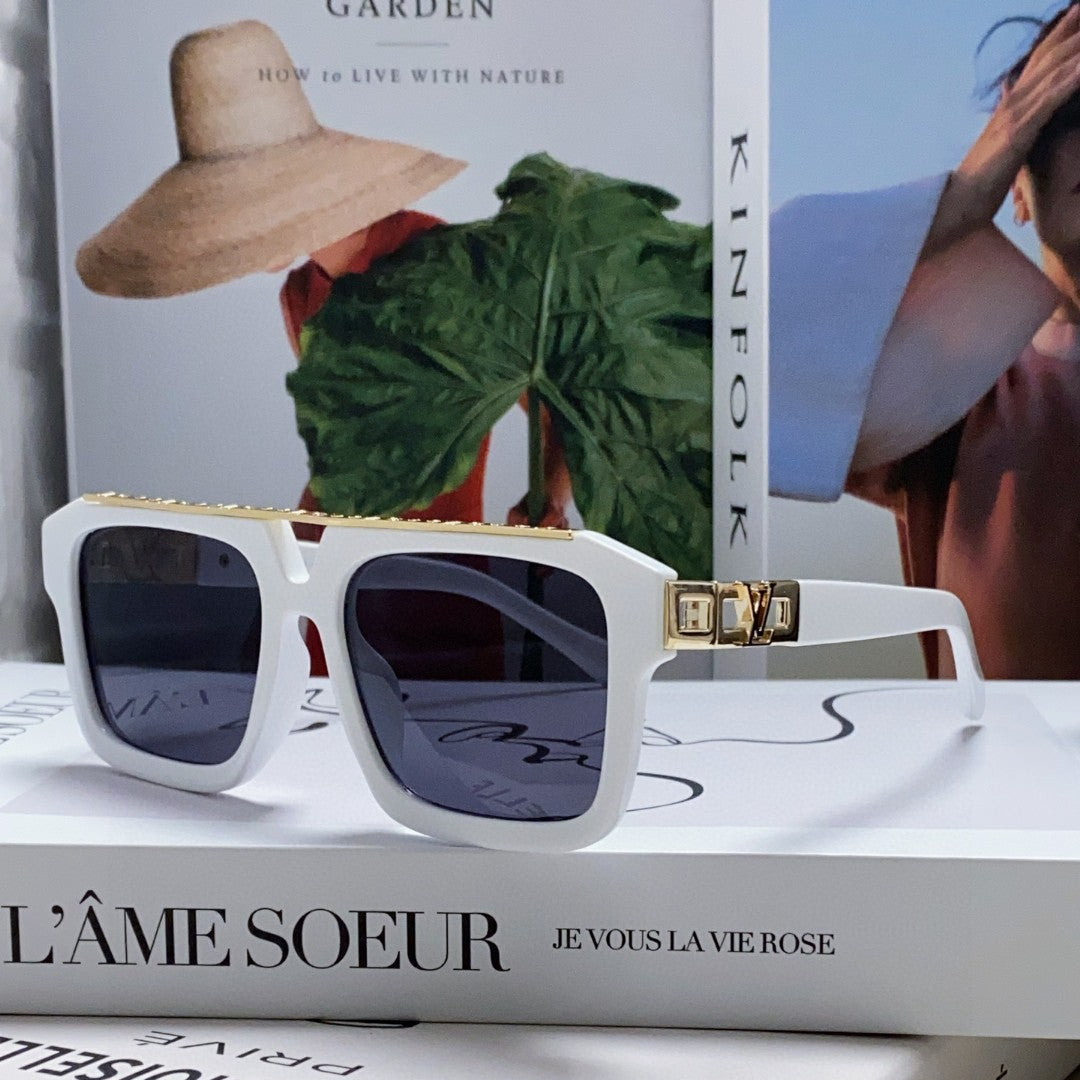 MASCOT PILOT SQUARE SUNGLASS 581377 IN WHTIE ACETATE GOLD METAL