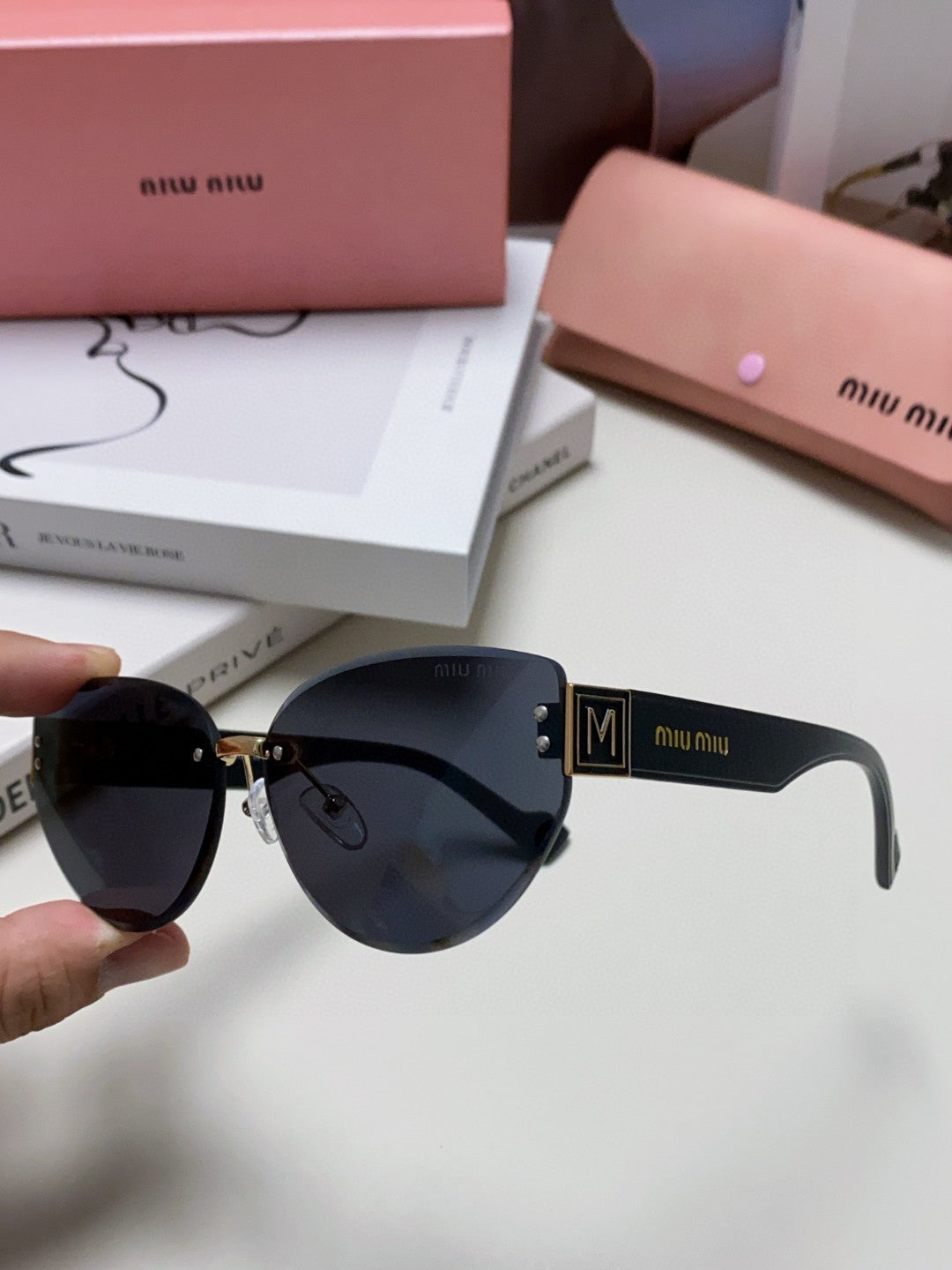 LOGO SUNGLASSES 513013 IN BLACK ACETATE