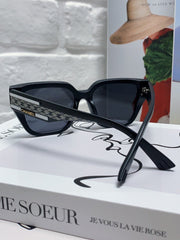 SQUARE SUNGLASSES 632697 IN BLACK ACETATE