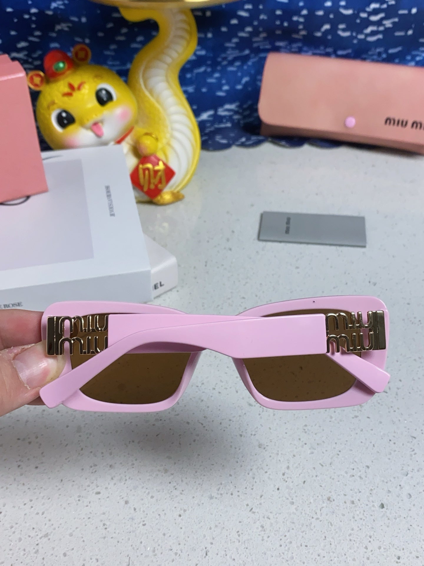 GLIMPSE SUNGLASSES 558345 IN PINK ACETATE GOLD EMBOSSED LOGO