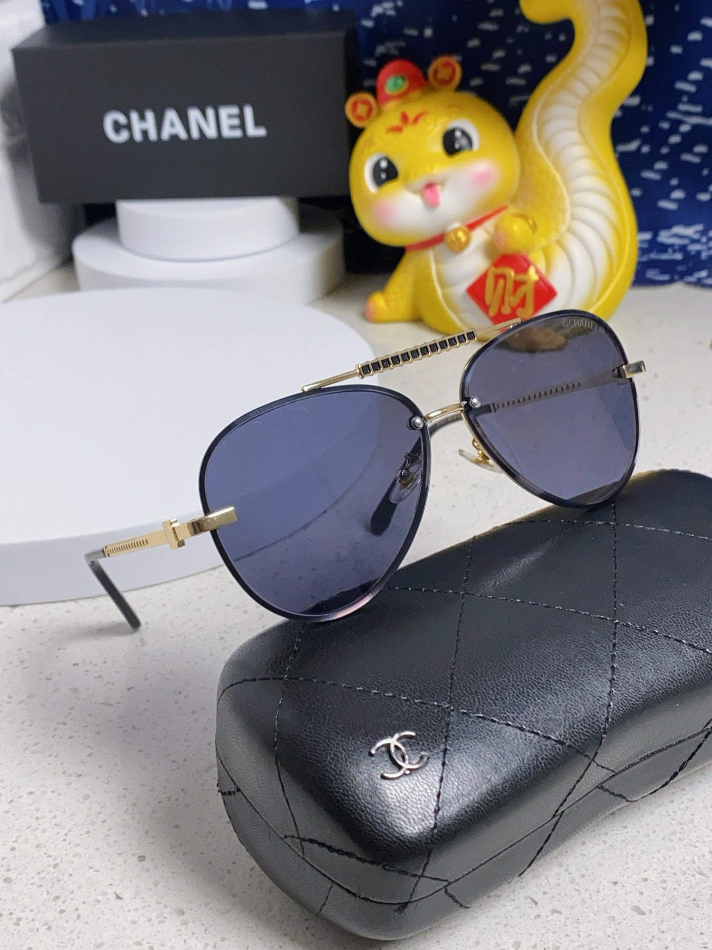 CAT EYE SUNGLASSES 641936 IN GOLD METAL BLACK LENSES