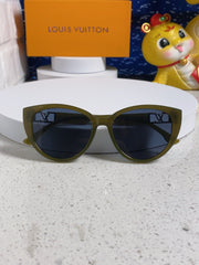 CAT EYE SUNGLASSES 567469 IN GREEN CLEAR ACETATE