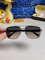 SIGNATURE SQUARE SUNGLASSES 567474 IN SILVER METAL GREY SMOKE LENSES