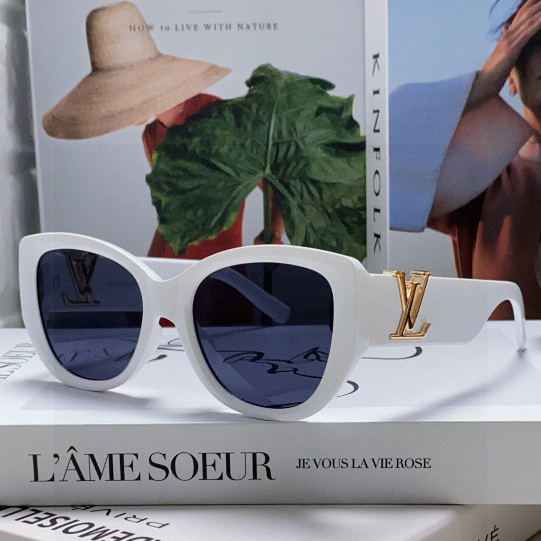 ICON CAT EYE SUNGLASSES 570248 IN WHITE ACETATE