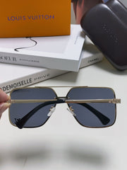 SQUARE SUNGLASSES 570265 IN GOLD METAL LOGO ON LENS