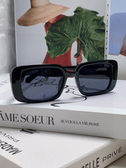 MONTAIGNE SUNGLASS 571596 IN BLACK ACETATE TEXT LOGO