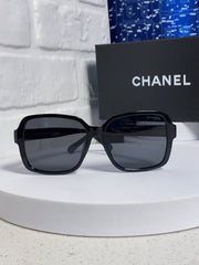 SQUARE SUNGLASSES 638932 IN BLACK ACETATE