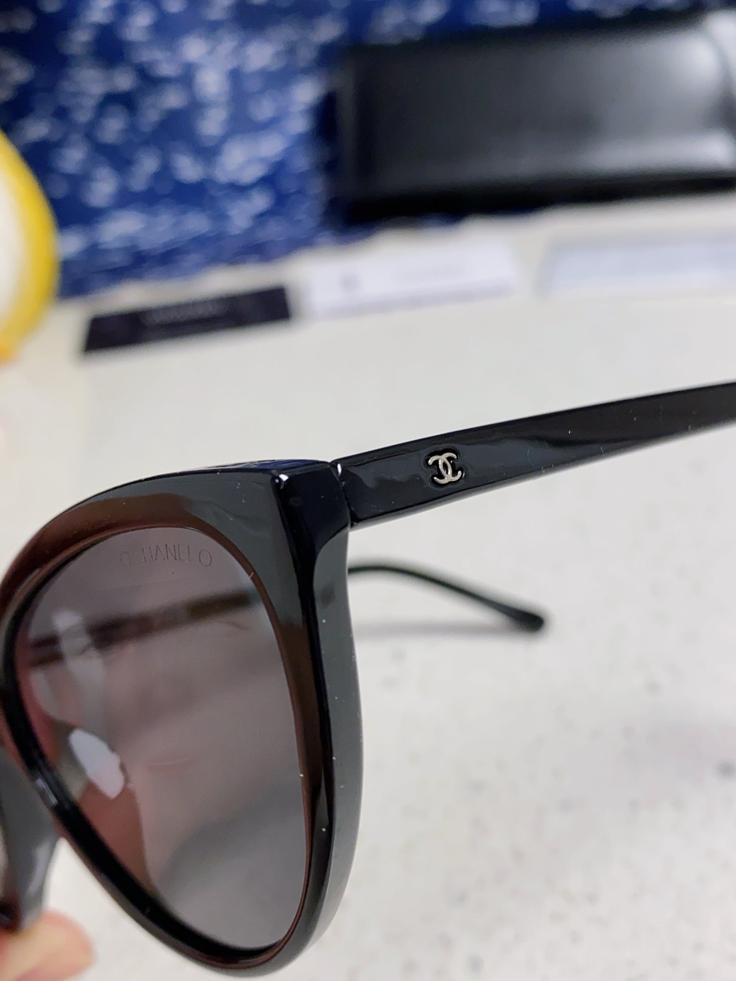 CAT EYE SUNGLASSES CH3393 IN BLACK ACETATE BLACK LENSES