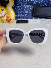 BUTTERFLY SUNGLASSES 641813 IN WHITE ACETATE BLACK METAL LOGO